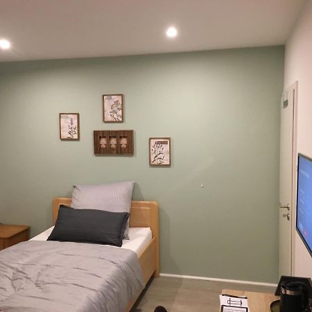 Gaeste Und Messezimmer Adelheidsdorf エクステリア 写真