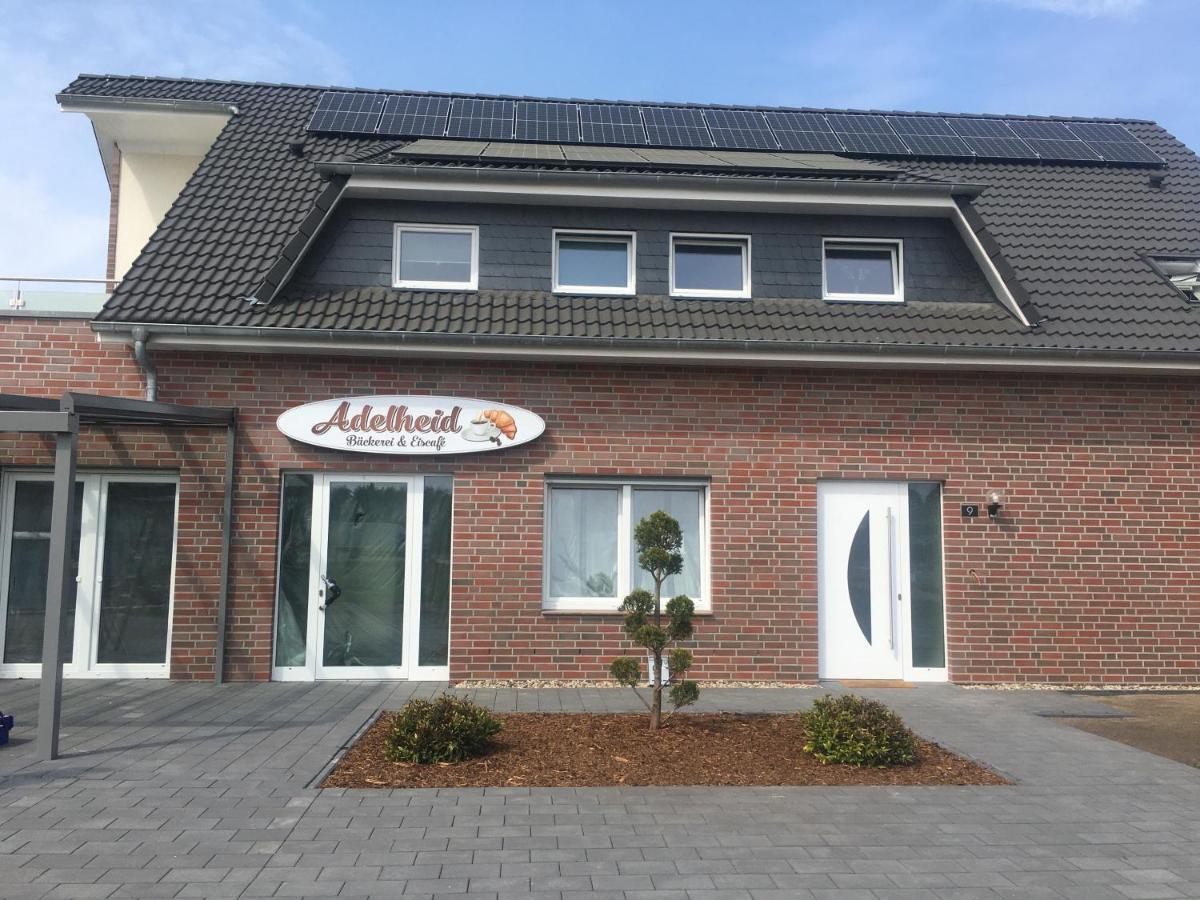 Gaeste Und Messezimmer Adelheidsdorf エクステリア 写真