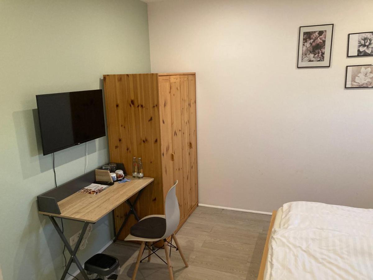 Gaeste Und Messezimmer Adelheidsdorf エクステリア 写真