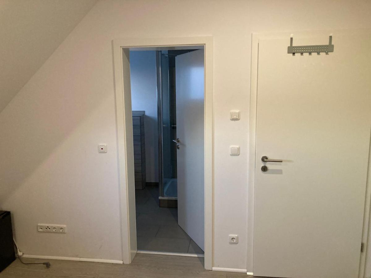 Gaeste Und Messezimmer Adelheidsdorf エクステリア 写真